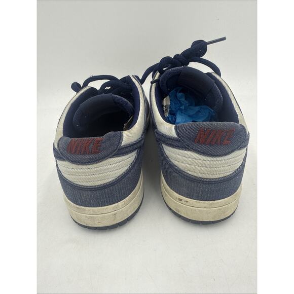 Athletic_Shoes